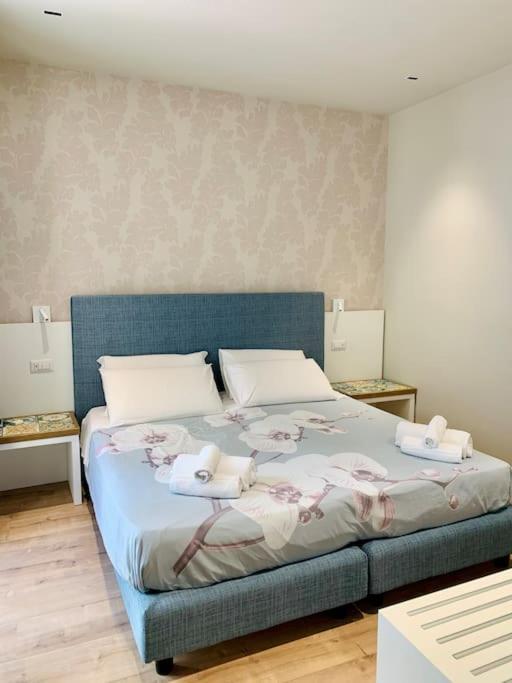 Alex Charme Central Apartments - Corso Umberto ตาออร์มินา ภายนอก รูปภาพ