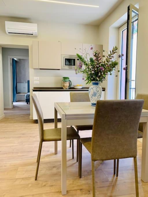 Alex Charme Central Apartments - Corso Umberto ตาออร์มินา ภายนอก รูปภาพ
